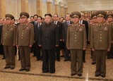 金正恩委員長、「火星１４」主役率いて金日成23周忌参拝
