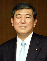 安倍首相、「首相にふさわしい人物」１位も奪われた