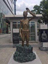 釜山にも強制徴用労働者像が立つ