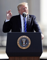 トランプ、１１月に韓中日を歴訪