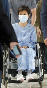 ［社説］朴槿恵の裁判拒否で社会綱紀を揺るがすな