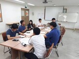 雇用許可制に苦しむ移住労働者のために、外国人労働者法を多言語に翻訳