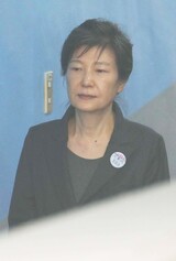裁判所、朴槿恵前大統領に国選弁護人５人を選定…身元は公開せず