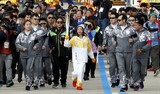 ３０年ぶりに戻ってきた聖火…「平昌の火、平和の伝道師に」