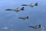 Ｂ-1Ｂ、再び朝鮮半島に出撃…北朝鮮「軽挙妄動するな」