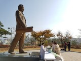 大騒ぎの“朴正煕１００周年記念式”…「朴槿恵釈放・文在寅打倒」