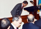 文大統領「北朝鮮問題より難しいのは国内の分裂…力を貸してほしい」