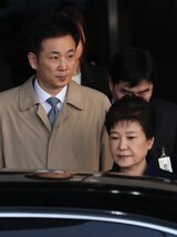 「国情院特活費わいろ」で追加起訴された朴前大統領、ユ・ヨンハ弁護士を選任