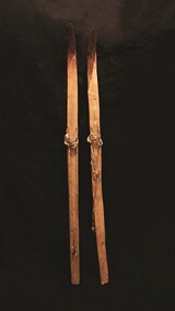 １００年前に発見された「我が国最古のスキー」、見たことありますか？