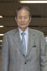 「数億ウォン台の国情院のカネ」受け取った疑い…李元大統領の実兄を家宅捜索