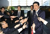［ニュース分析］平昌で会う文大統領と安倍首相、慰安婦・北核問題の接点は見つかるか