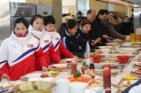 女子アイスホッケー単一チームの初日「和気あいあい…すぐ打ち解けた」