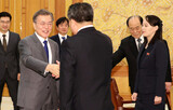 金正恩、文大統領に「都合の良い時に訪朝を」招請