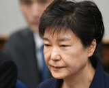 ［社説］あきれた朴前大統領の「セウォル号」文書改ざんとチェ・スンシルとの対策会議