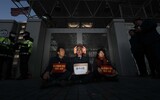 ４・３遺族ら、米大使館前で座り込み…「米国は責任を認めるべき」