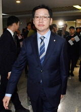 国会議員の広報依頼メッセージに…ネット世論操作容疑者「処理します」