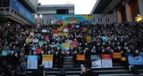 「オーナー一家の横暴もう我慢できない」…ろうそくを持った大韓航空社員たちの反撃