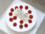 安倍首相、「文大統領1周年おめでとう」ハングルで書かれたケーキ贈る
