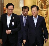 大統領府「韓米合同軍事演習の中止、間もなく発表」…朝米合意の後続措置を加速化