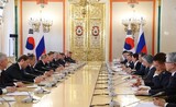文在寅・プーチン両大統領「朝鮮半島とユーラシア共に繁栄させよう」