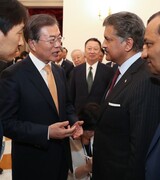 文大統領、マヒンドラ会長に会い「双龍自動車問題に関心を持ってほしい」