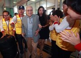 南北離散家族６５年ぶりの対面、心弾む束草集結地