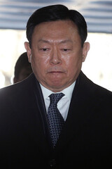 韓国検察、辛東彬ロッテ会長控訴審で懲役１４年求刑…１０月５日宣告