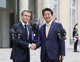 安倍首相、マクロン仏大統領と会談「フランスは太平洋国家…力を合わせたい」