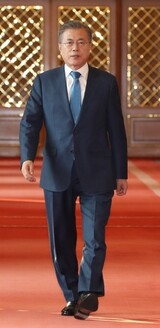 文大統領、アルゼンチンでトランプ大統領と韓米首脳会談