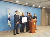 脱北者１５人「われわれを北朝鮮特殊部隊員だと主張するチ・マンウォンを告訴する」