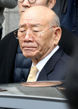 虐殺者全斗煥、光州法廷に立つ