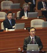 チョ統一部長官「南北連絡事務所への油類搬出は制裁対象ではない」