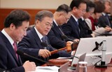 北朝鮮の撤収、前環境部長官への令状請求…文大統領に訪れた“厳しい春”