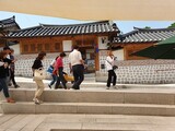 若者から年配者まで…“ニュートロ名所”となった敦義門博物館村
