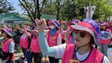 １０年勤めた放課後教育師の名札は「短期訪問者」…ストではじけた“差別の悲しみ”