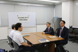 ［社説］「制裁拡大」押し切る日本と韓国野党代表の間違った認識