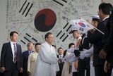 文大統領「日本、協力の道に出れば喜んで手を握る」