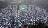 香港、週末に１００万人デモ…「殴るなら殴れ、民主主義を支持する」