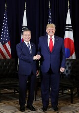 ［ニュース分析］韓米首脳の対北朝鮮メッセージ「シンガポール合意の精神は有効」
