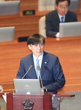 野党「検事と通話したチョ長官は弾劾対象」…与党「検察と野党が野合」