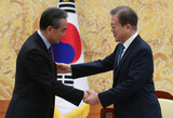 平和な朝鮮半島に向けた中国の支援を要請した文大統領に、王部長「建設的役割続ける」