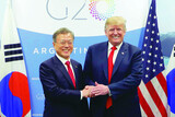 文在寅‐トランプ、３０分間電話会談「対話モメンタム維持に共感」
