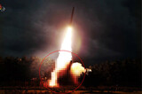 北朝鮮が撃った“新型ロケット砲”…韓国軍、短距離ミサイルとの見方強める