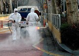 死亡被害の最少化のため…「症状のない高危険群にも薬投与」を勧告