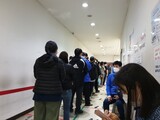 ［ルポ］防疫対策は見直したが…凍える手に布手袋だけの“クーパン酷寒センター”
