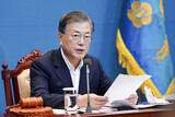 文大統領「虐待・育児放棄される子どもたちへの強制保護を検討すべき」