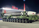 ［ニュース分析］北朝鮮の「低強度」軍事パレード、米国も「原則論レベル」で状況管理