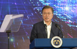文大統領の支持率、４ポイント下がった４３％…民主党も下落