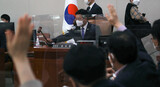 韓国政界はブラックホール…検察総長の職務停止で法相支持派と総長支持派が対立