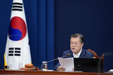 文大統領「学校から韓国代表全般に至るまで暴力根絶すべき」
